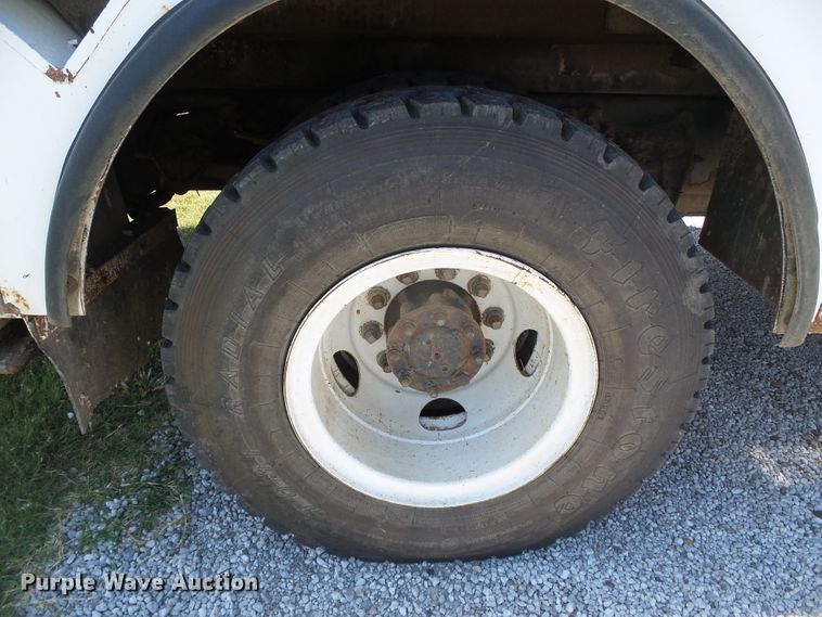 image for item DC5120 1995 International 4900 bucket truck