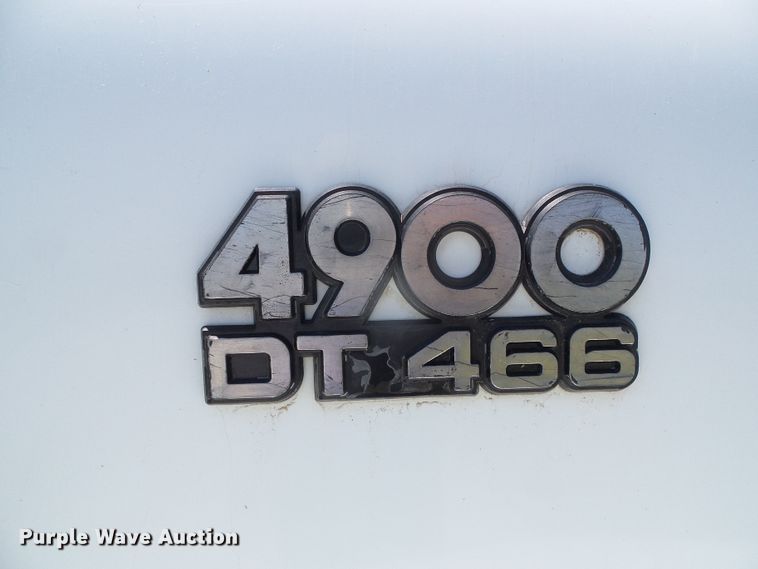 image for item DC5120 1995 International 4900 bucket truck