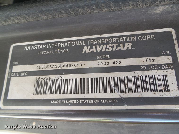 image for item DC5120 1995 International 4900 bucket truck