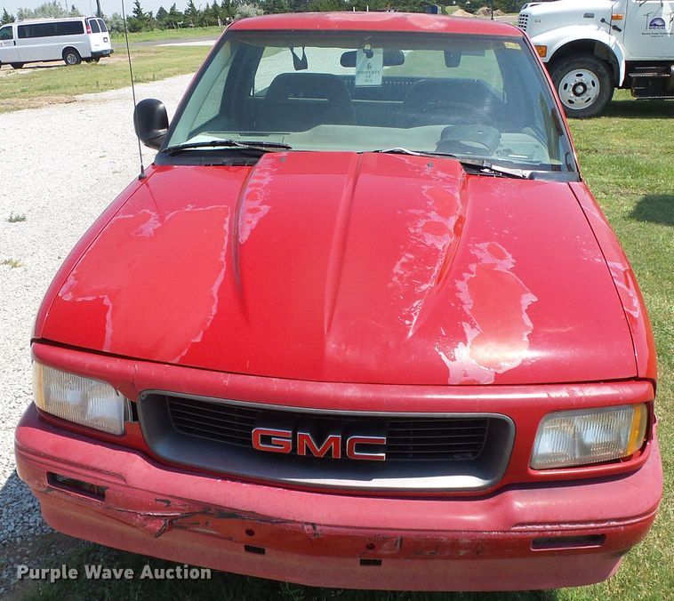 image for item DC5121 1996 GMC Sonoma SLS pickup truck