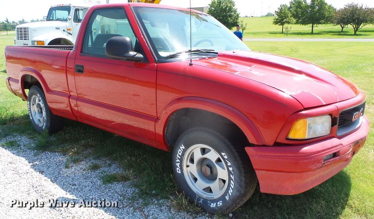 image for item DC5121 1996 GMC Sonoma SLS pickup truck
