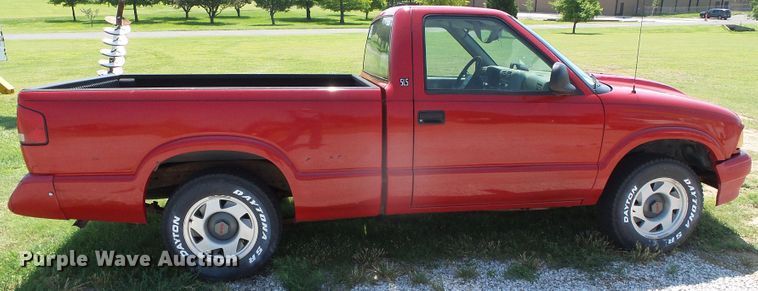 image for item DC5121 1996 GMC Sonoma SLS pickup truck