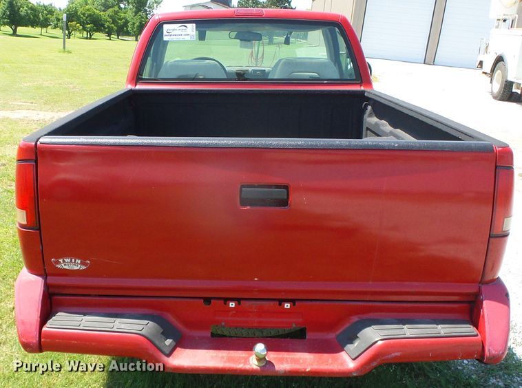 image for item DC5121 1996 GMC Sonoma SLS pickup truck