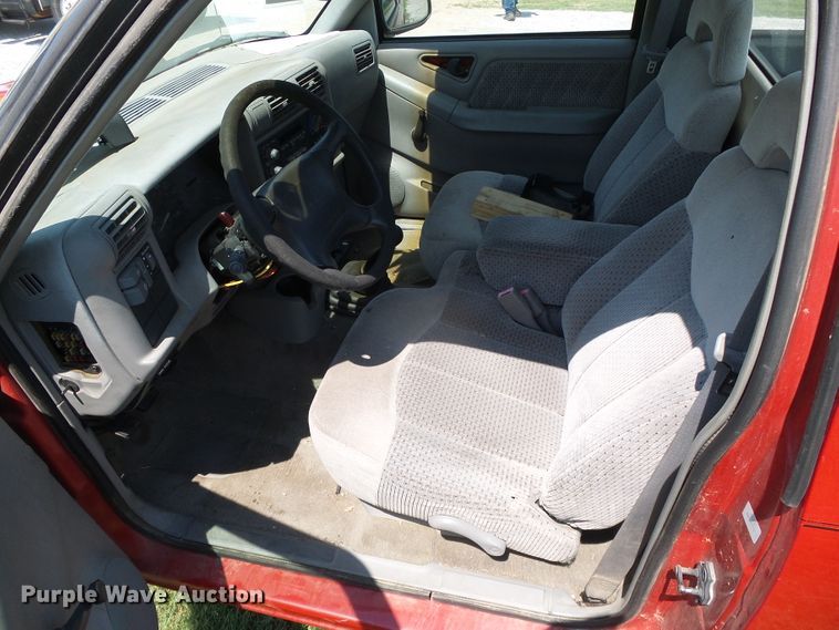 image for item DC5121 1996 GMC Sonoma SLS pickup truck