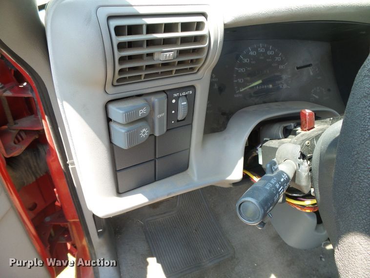 image for item DC5121 1996 GMC Sonoma SLS pickup truck