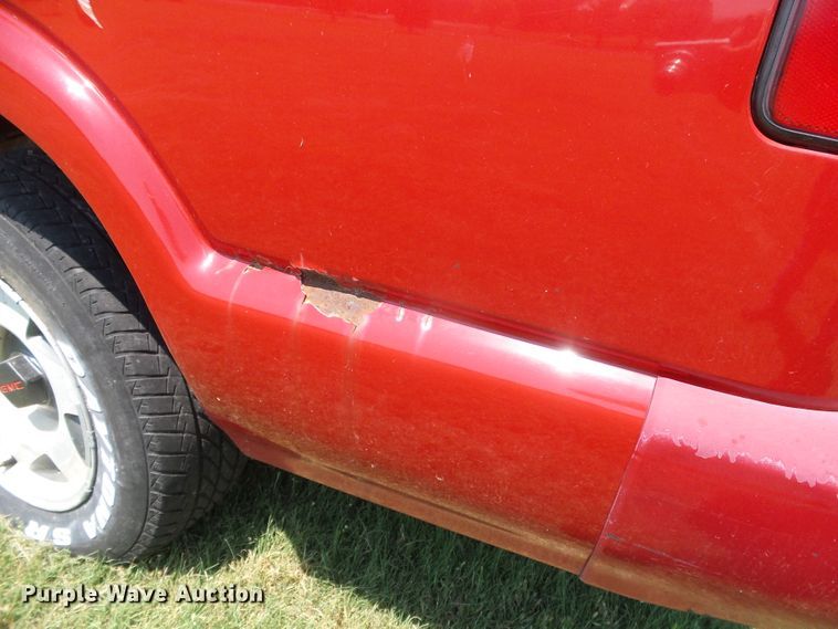 image for item DC5121 1996 GMC Sonoma SLS pickup truck