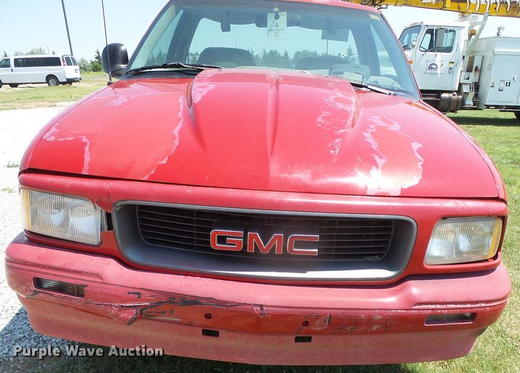 image for item DC5121 1996 GMC Sonoma SLS pickup truck