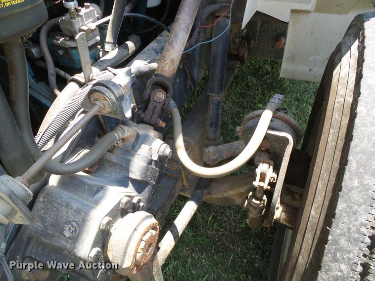 image for item DC5122 1995 International 4900 digger derrick truck