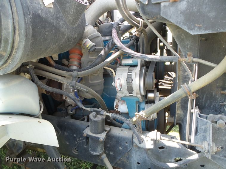 image for item DC5122 1995 International 4900 digger derrick truck