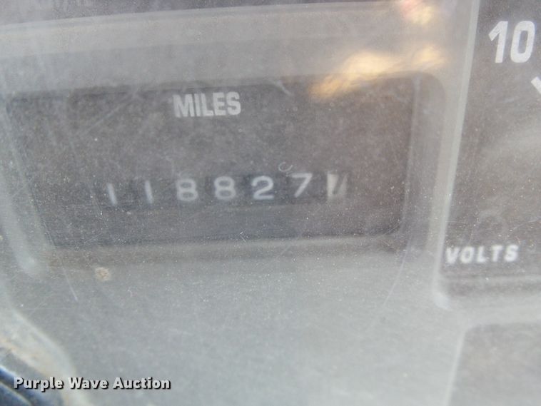 image for item DC5122 1995 International 4900 digger derrick truck