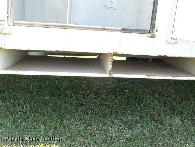 image for item DC5122 1995 International 4900 digger derrick truck