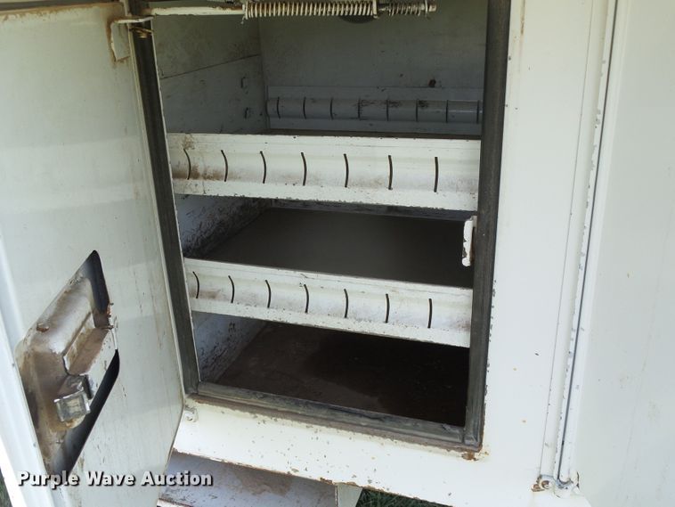 image for item DC5122 1995 International 4900 digger derrick truck