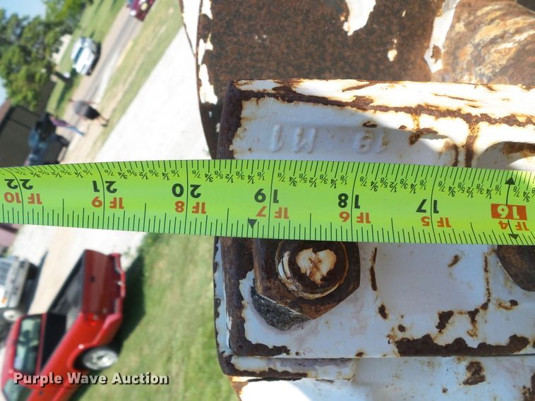 image for item DC5122 1995 International 4900 digger derrick truck