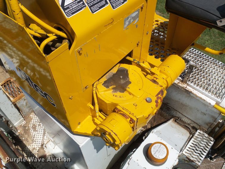 image for item DC5122 1995 International 4900 digger derrick truck