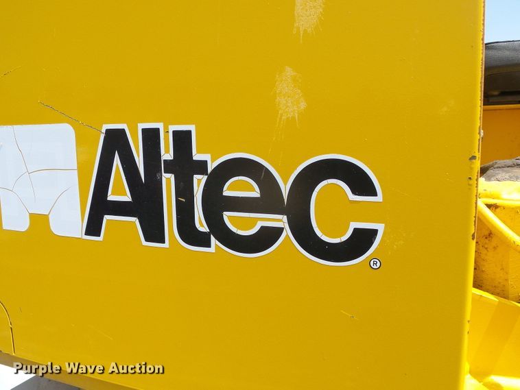 image for item DC5122 1995 International 4900 digger derrick truck