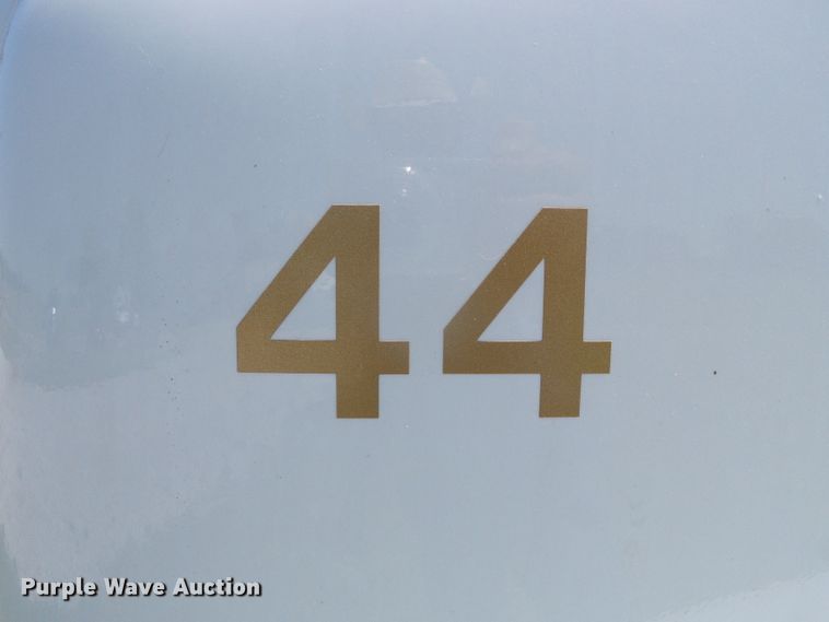 image for item DC5122 1995 International 4900 digger derrick truck