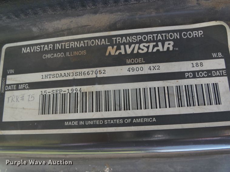 image for item DC5122 1995 International 4900 digger derrick truck