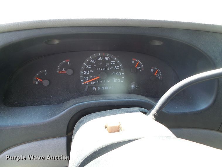 image for item DC5125 1997 Ford Club Wagon van