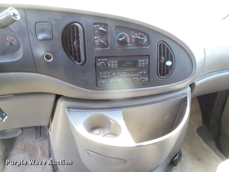 image for item DC5125 1997 Ford Club Wagon van