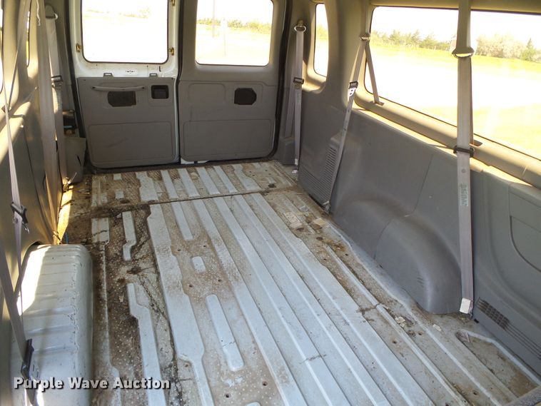 image for item DC5125 1997 Ford Club Wagon van