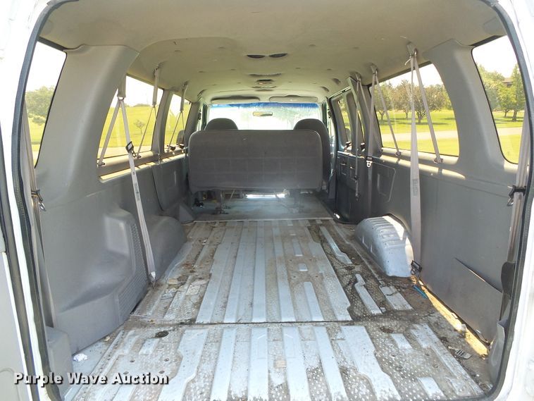 image for item DC5125 1997 Ford Club Wagon van