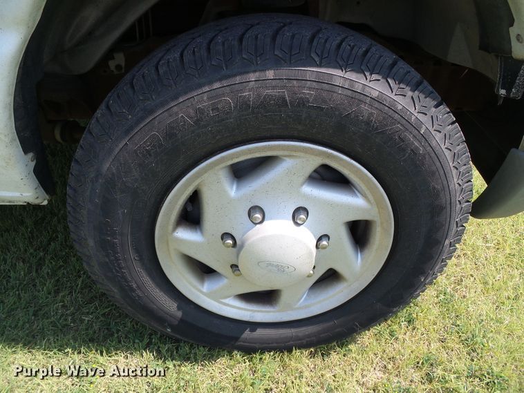 image for item DC5125 1997 Ford Club Wagon van