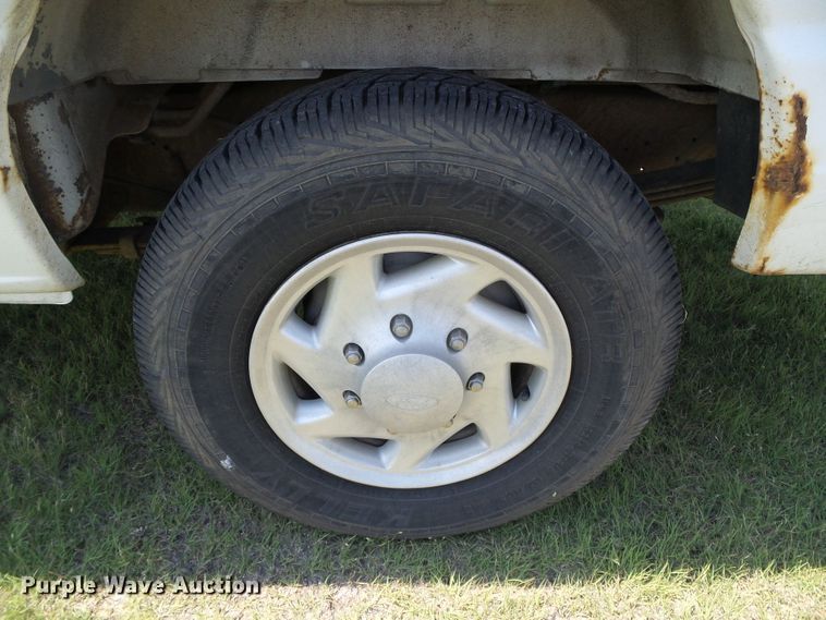 image for item DC5125 1997 Ford Club Wagon van