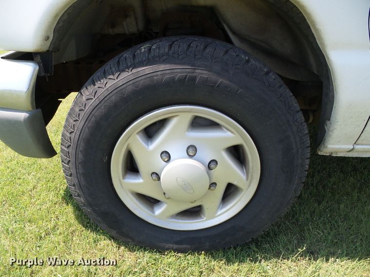 image for item DC5125 1997 Ford Club Wagon van