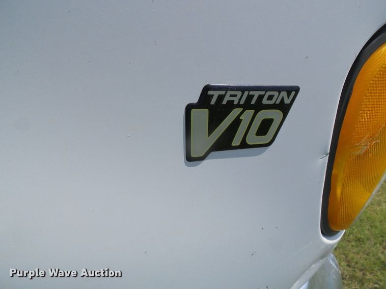 image for item DC5125 1997 Ford Club Wagon van