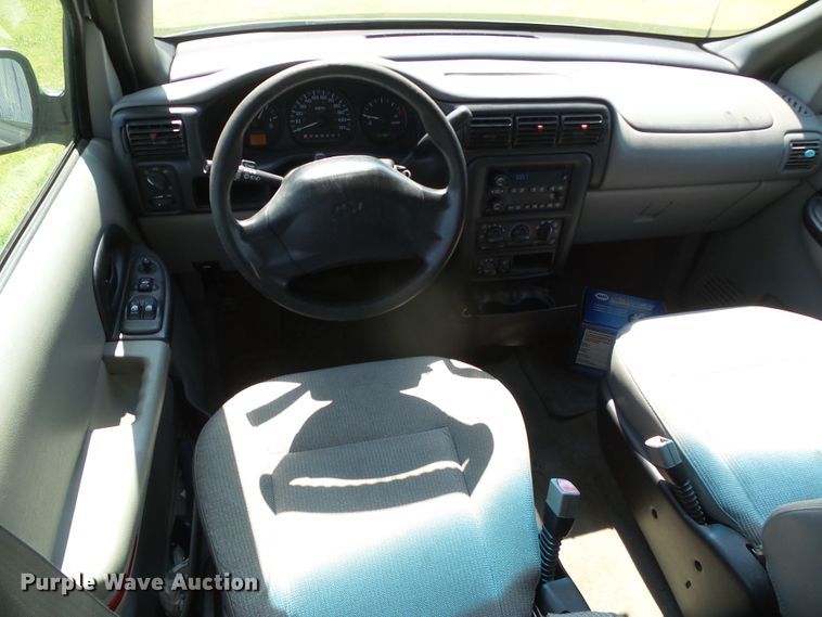 image for item DC5126 2004 Chevrolet Venture van