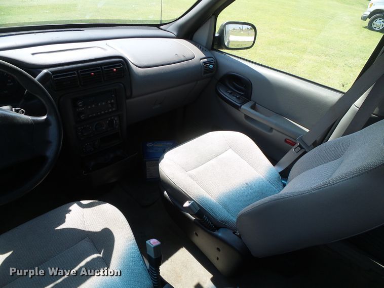 image for item DC5126 2004 Chevrolet Venture van