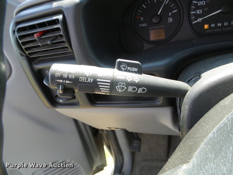 image for item DC5126 2004 Chevrolet Venture van