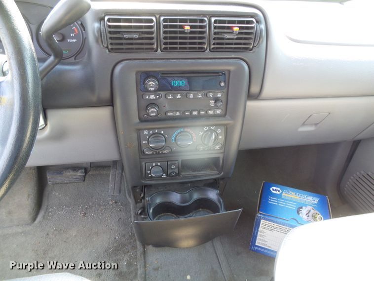 image for item DC5126 2004 Chevrolet Venture van