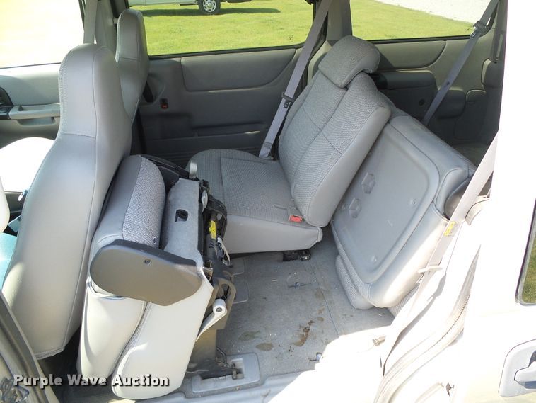 image for item DC5126 2004 Chevrolet Venture van