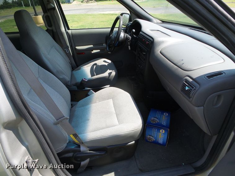 image for item DC5126 2004 Chevrolet Venture van