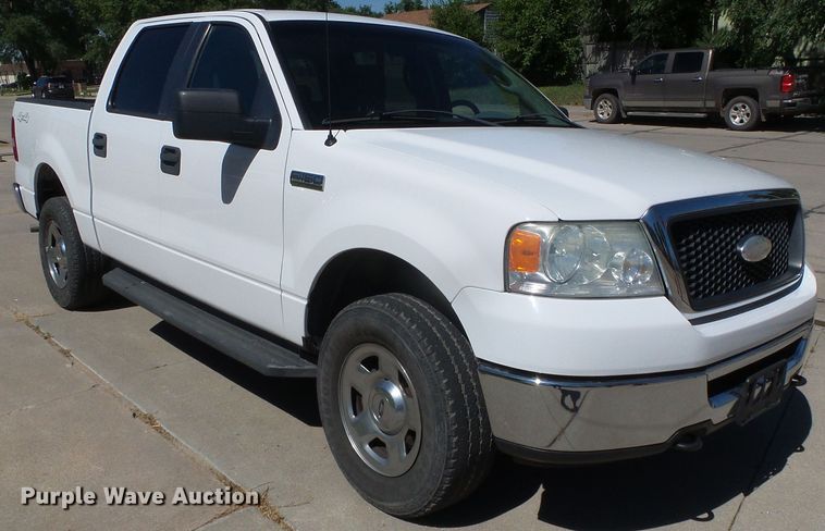 image for item DC5128 2007 Ford F150 XLT SuperCrew pickup truck