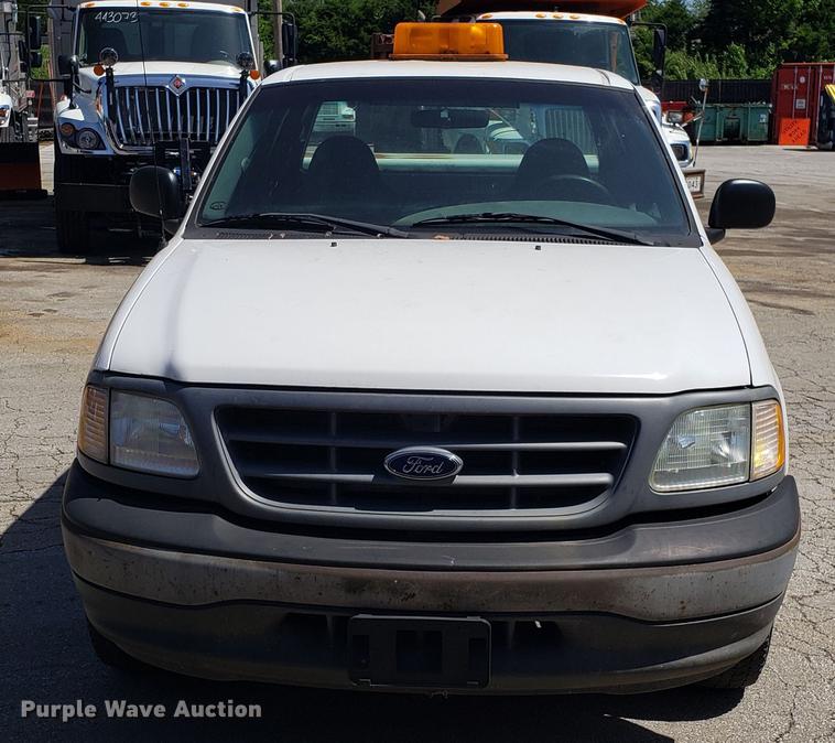 image for item DD4712 2001 Ford F150 SuperCab pickup truck