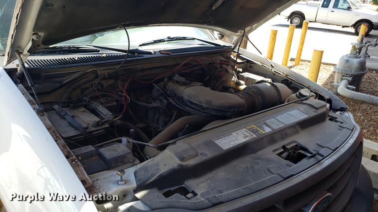 image for item DD4712 2001 Ford F150 SuperCab pickup truck