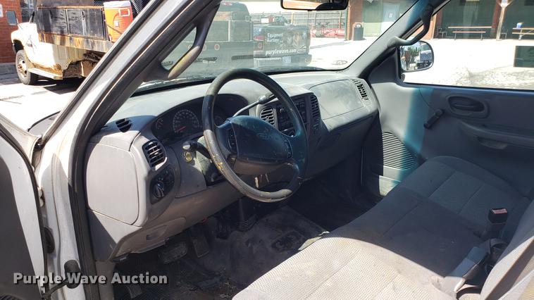 image for item DD4712 2001 Ford F150 SuperCab pickup truck