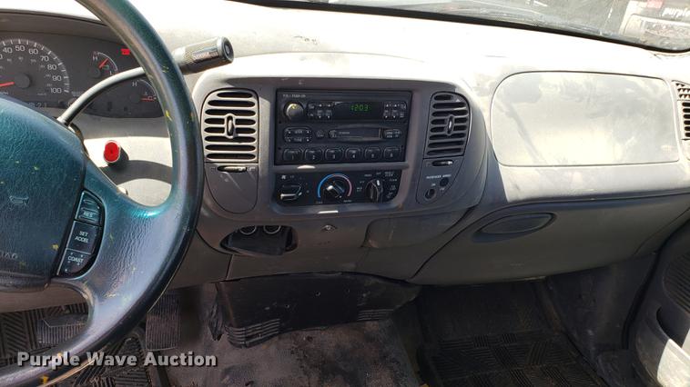 image for item DD4712 2001 Ford F150 SuperCab pickup truck