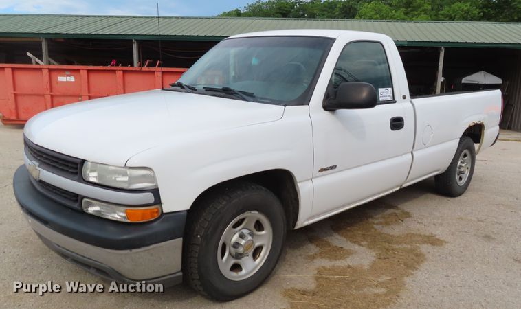 image for item DD6214 2001 Chevrolet Silverado 1500 pickup truck