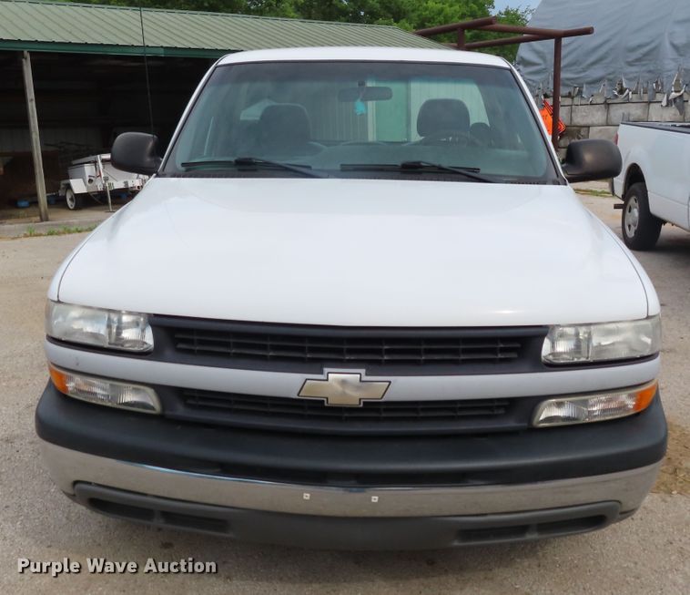 image for item DD6214 2001 Chevrolet Silverado 1500 pickup truck