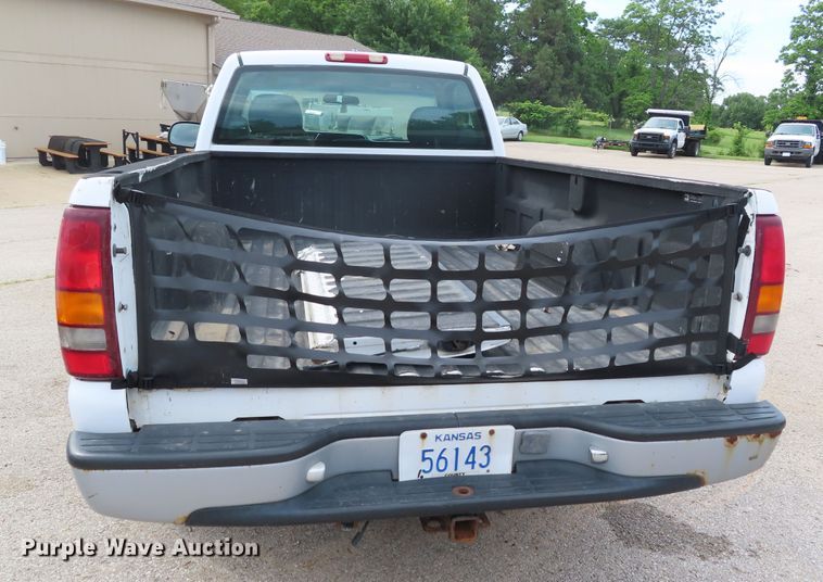 image for item DD6214 2001 Chevrolet Silverado 1500 pickup truck