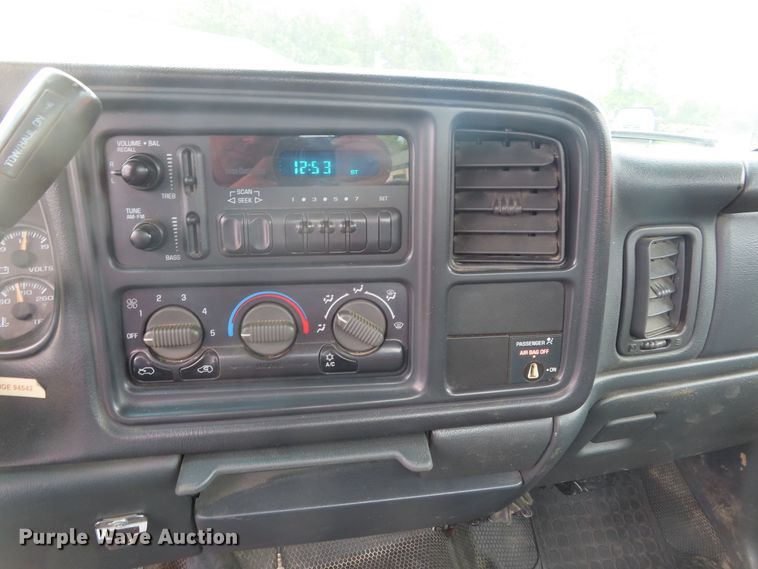 image for item DD6214 2001 Chevrolet Silverado 1500 pickup truck