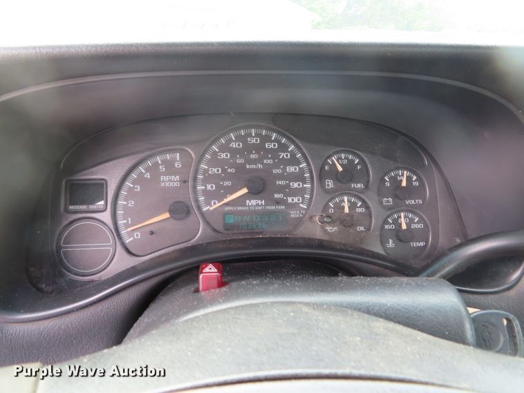 image for item DD6214 2001 Chevrolet Silverado 1500 pickup truck