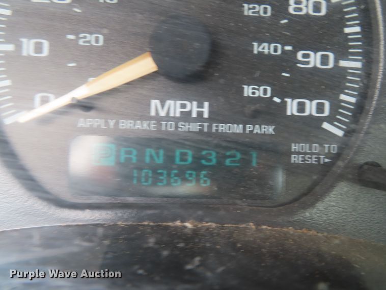 image for item DD6214 2001 Chevrolet Silverado 1500 pickup truck