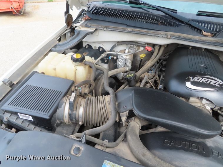 image for item DD6214 2001 Chevrolet Silverado 1500 pickup truck