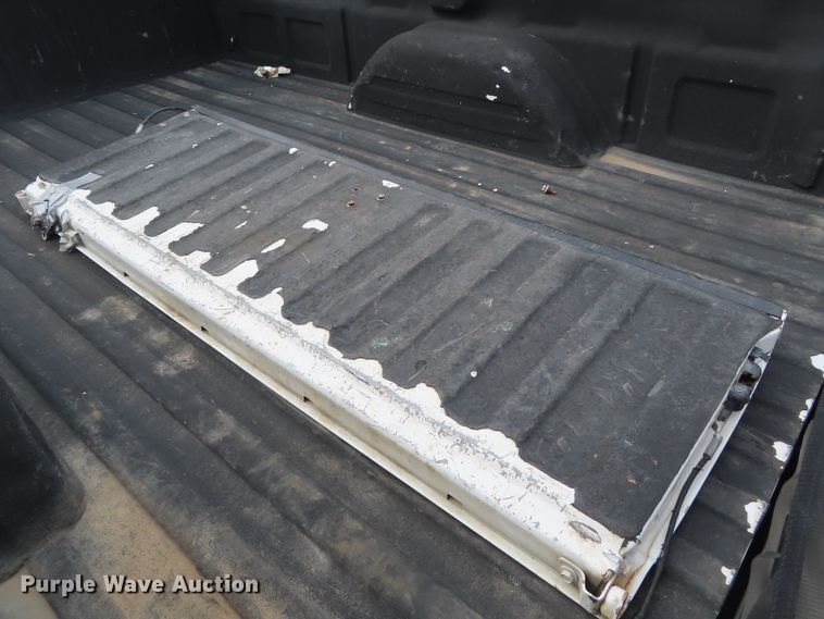 image for item DD6214 2001 Chevrolet Silverado 1500 pickup truck