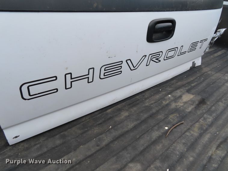 image for item DD6214 2001 Chevrolet Silverado 1500 pickup truck