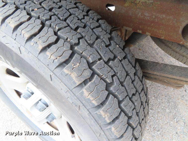 image for item DD6214 2001 Chevrolet Silverado 1500 pickup truck